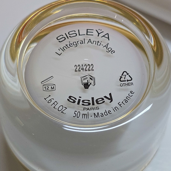 Sisleÿa L'Intégral Anti-Âge Prestige Coffret cream - Picture 8 of 16